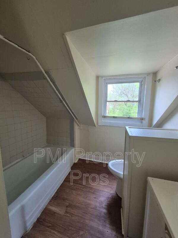 4326A N 39th St - Photo 6 of 10