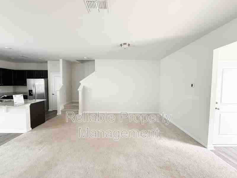 841 Mckenzie Park Ter - Photo 2 of 12