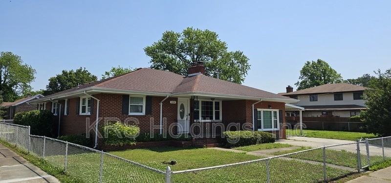 1002 Hatton St - Photo 3 of 28