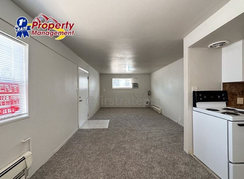 1625 S Taggart St - Photo 3 of 23