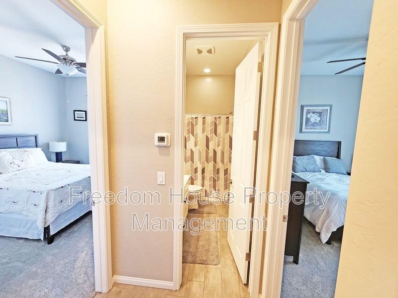 4901 Fairwood Ct - Photo 7 of 47