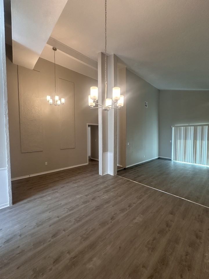 10405 Bayberry Dr - Photo 3 of 28