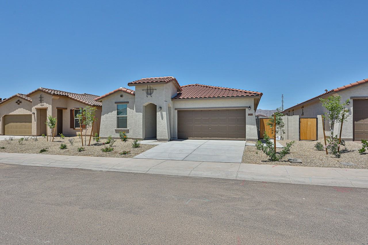 24144 W Gibson Ln - Photo 3 of 32