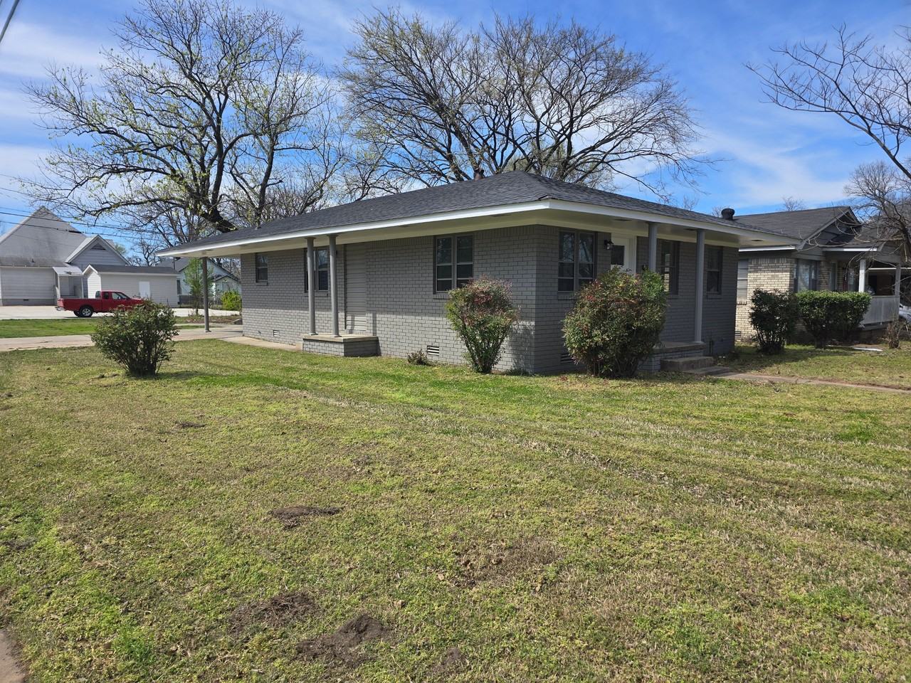701 Cedar St - Photo 2 of 16
