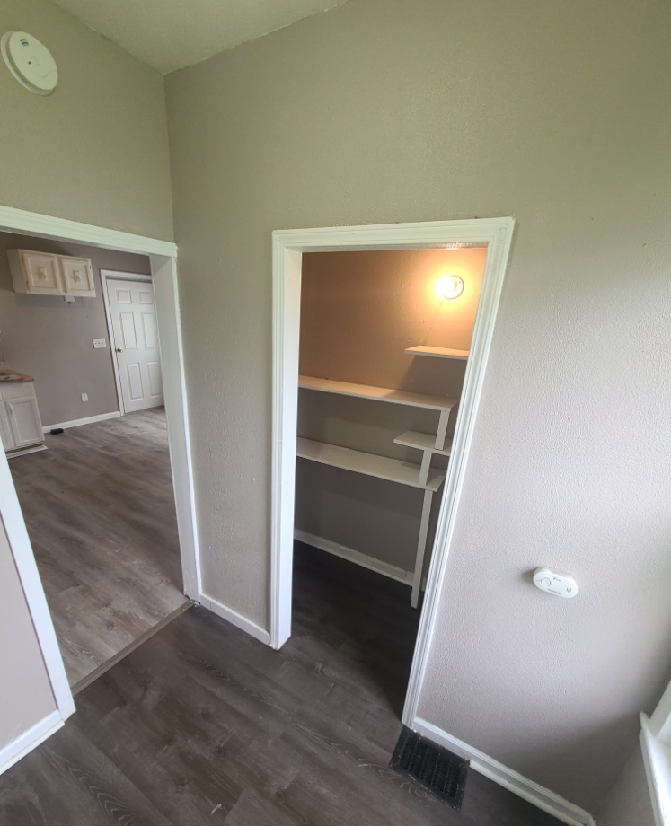 59 Niagara St - Photo 2 of 11