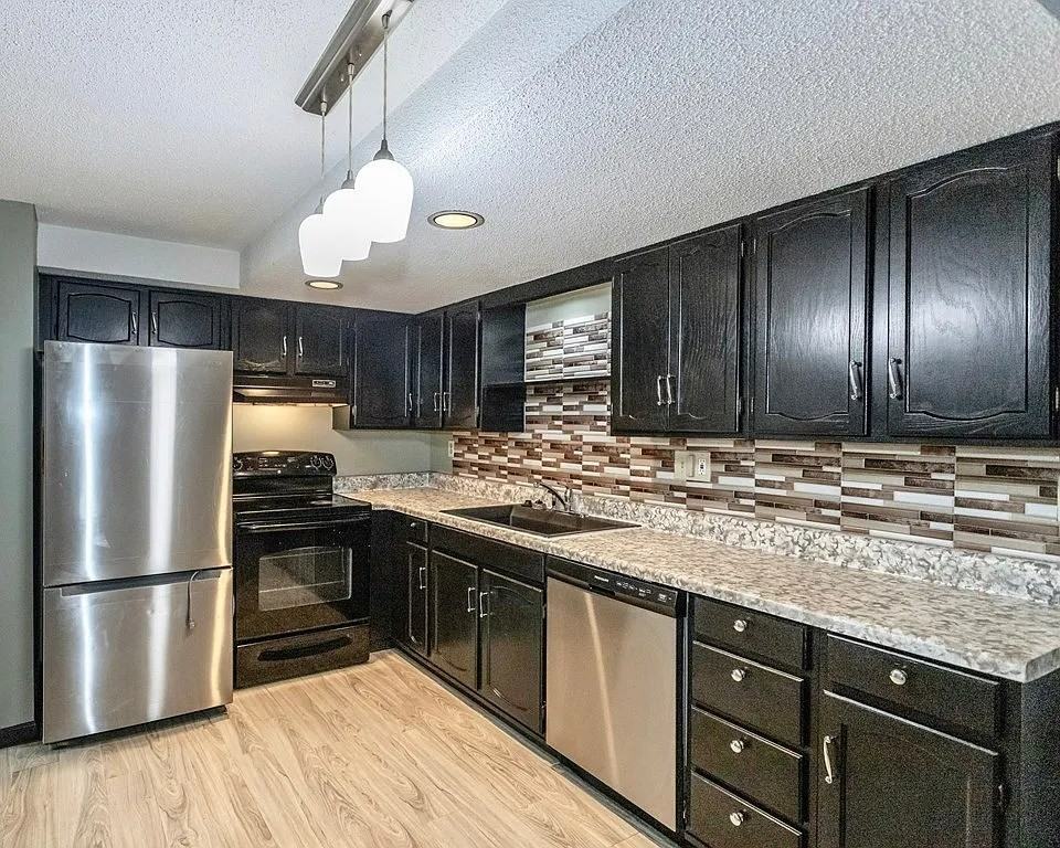 115 South St #8F - Photo 2 of 15