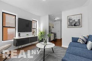 featured image of Madison St #17