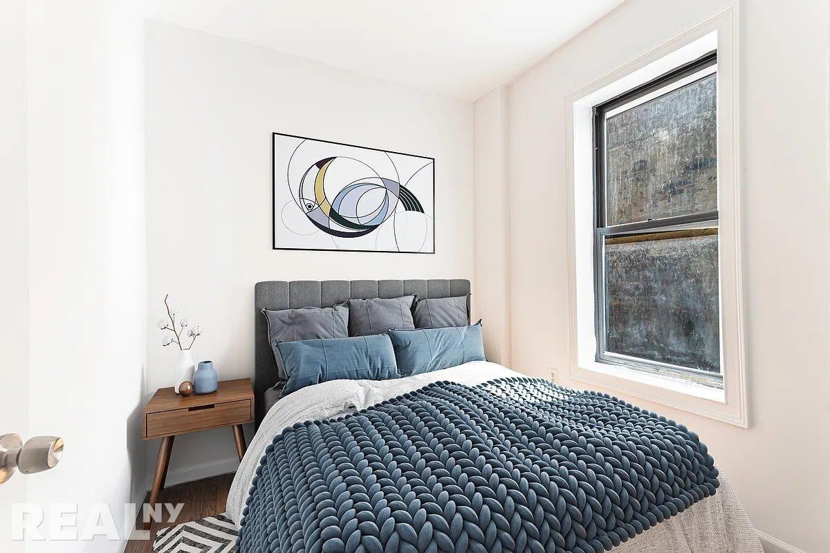 Madison St #4 - Photo 3 of 5