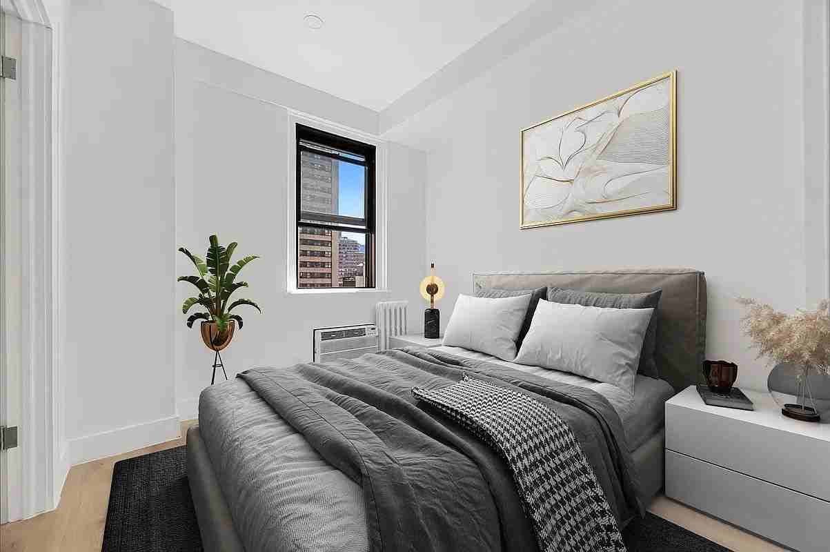 E 38th St #6AB - Photo 2 of 5