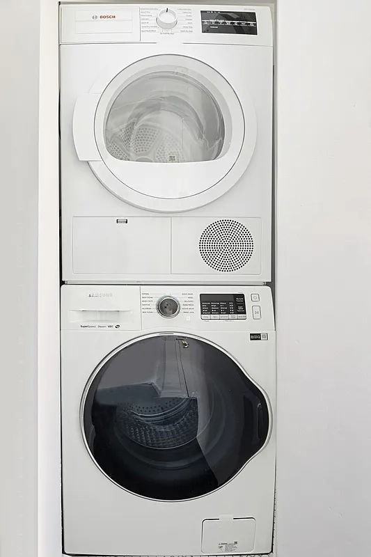 E 38th St #6AB - Photo 4 of 5