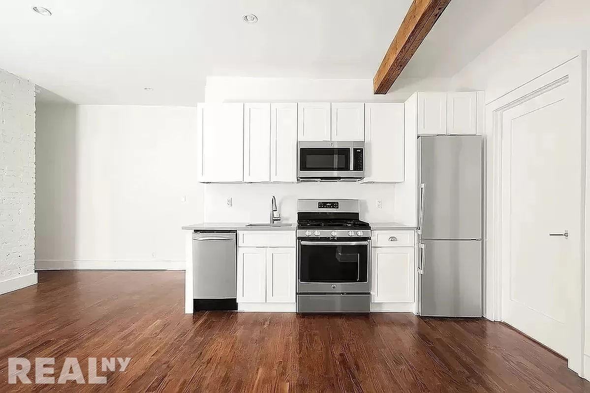 Ridge St #1D - Photo 3 of 7