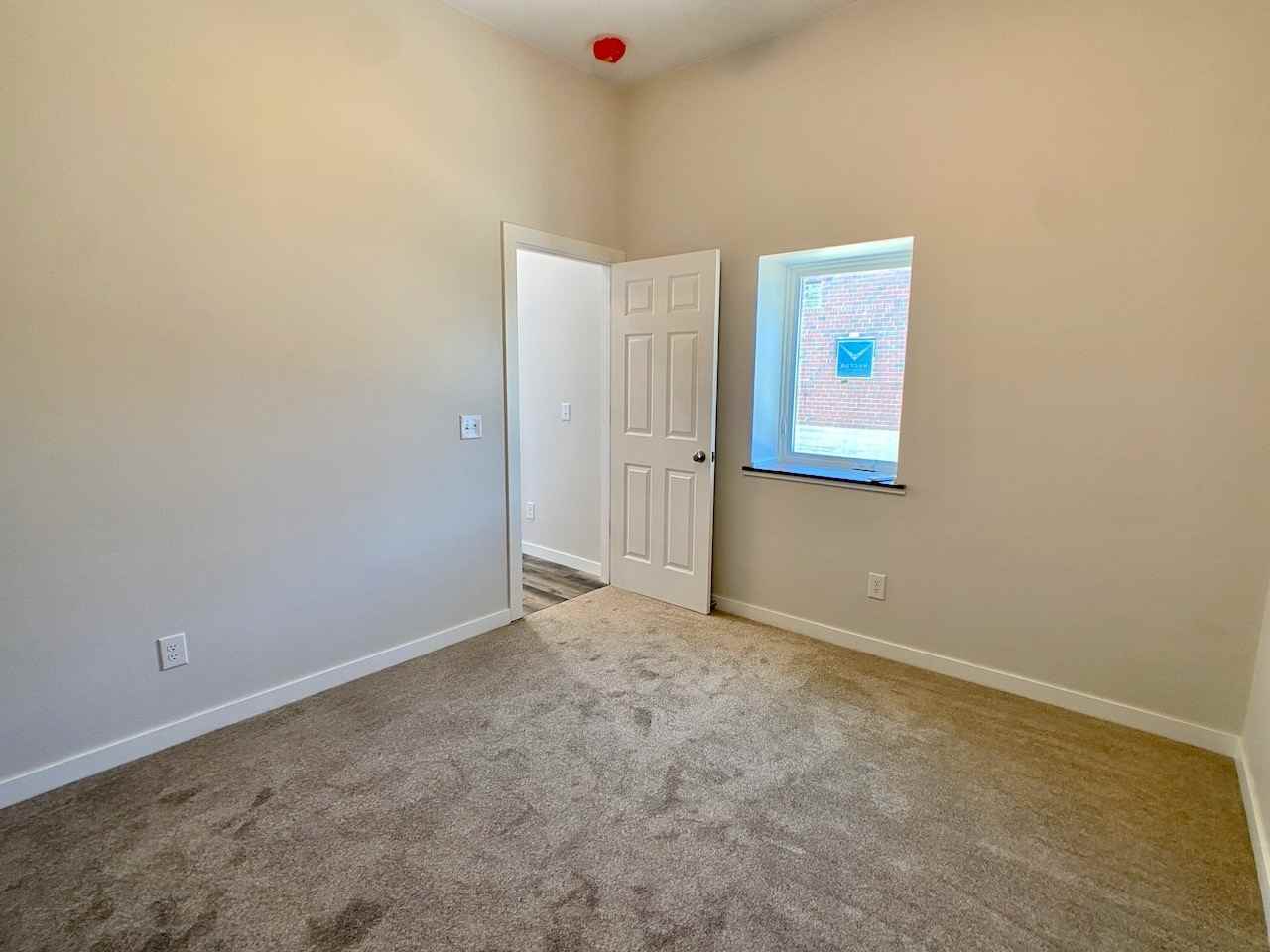 423 Adams Avenue - Photo 5 of 6