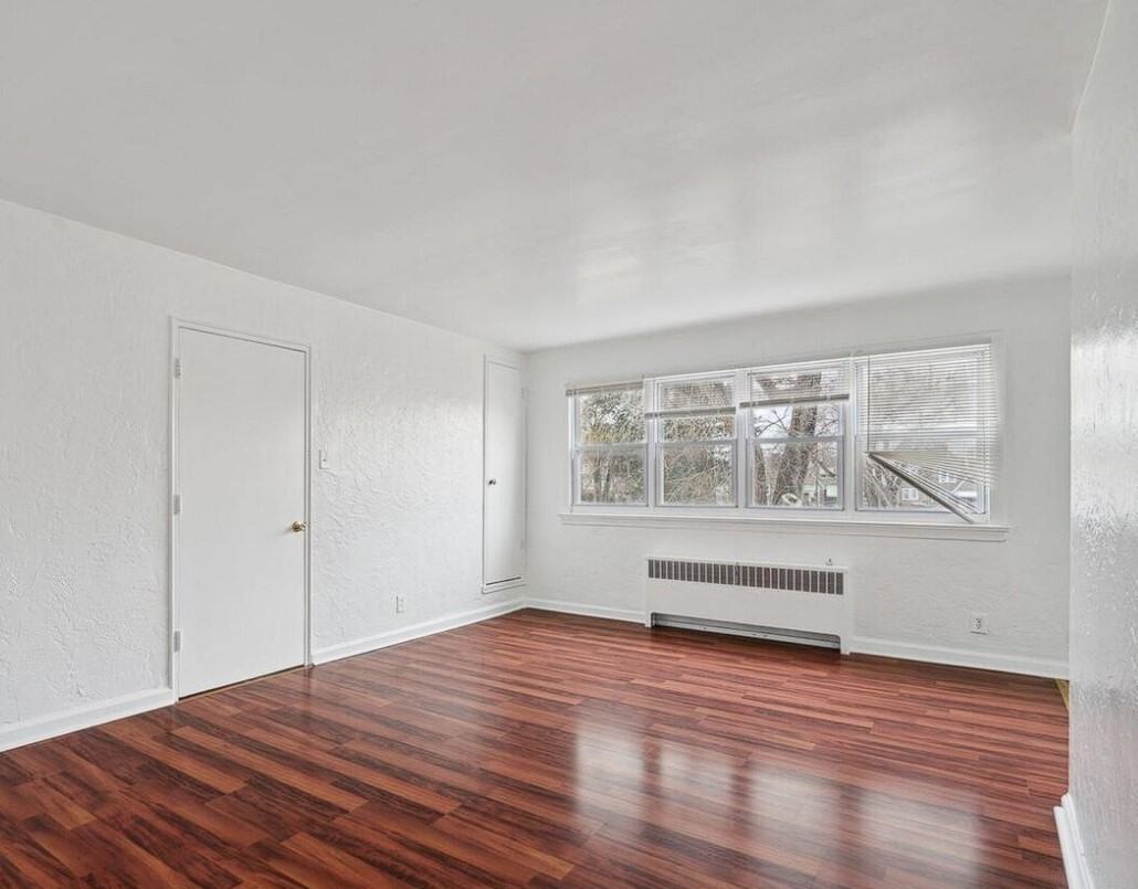 6147 Old York Road - Photo 4 of 17