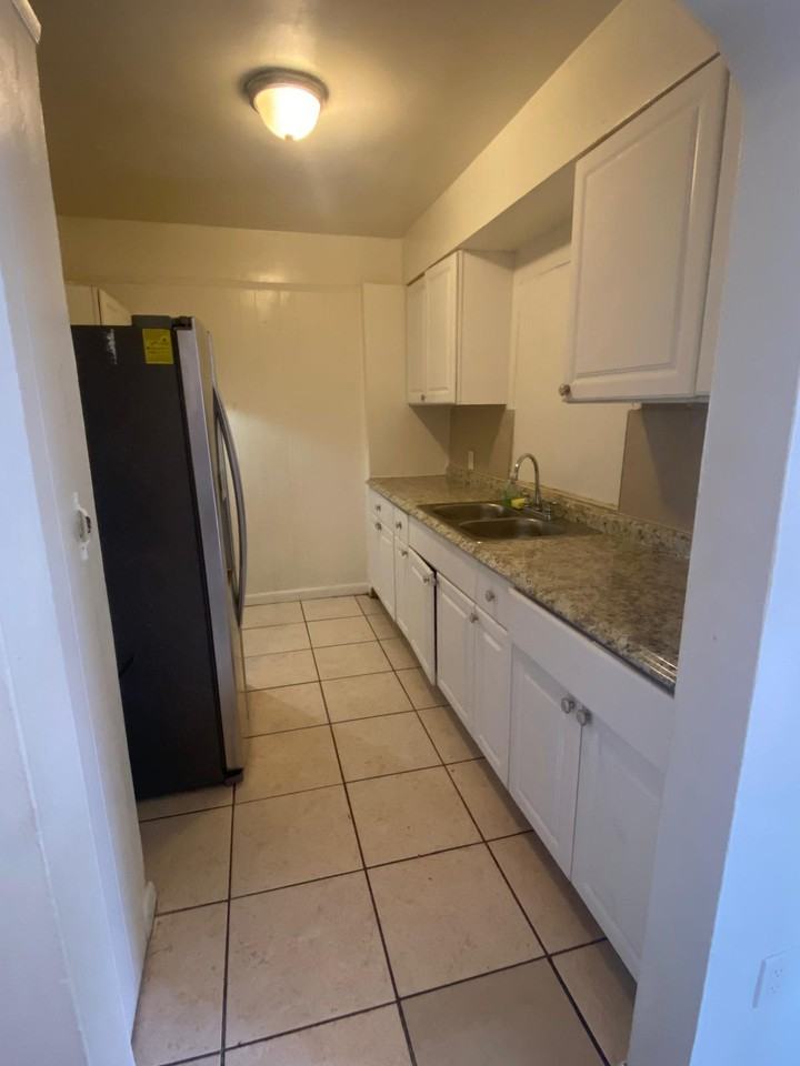 12240 Northeast 5th Avenue - Photo 4 of 12