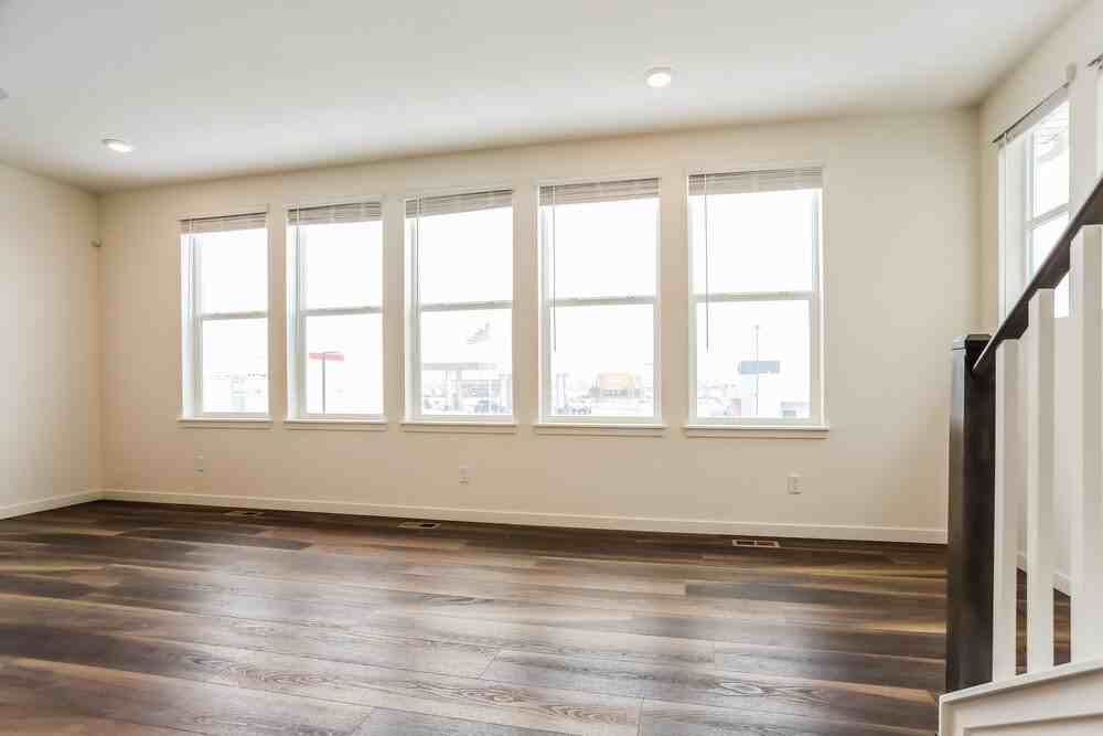 4752 Tower Rd - Photo 5 of 18