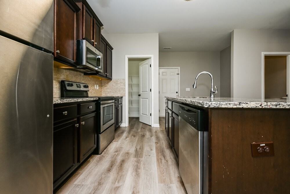 221 Magnaview Dr - Photo 7 of 17
