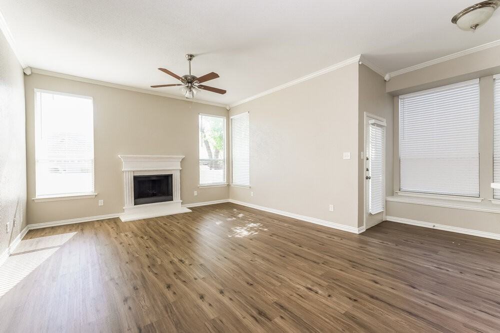 1042 Devonshire Dr - Photo 5 of 16