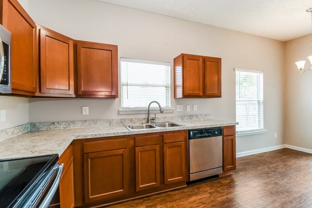 12279 Sondra Cove Trl N - Photo 6 of 16
