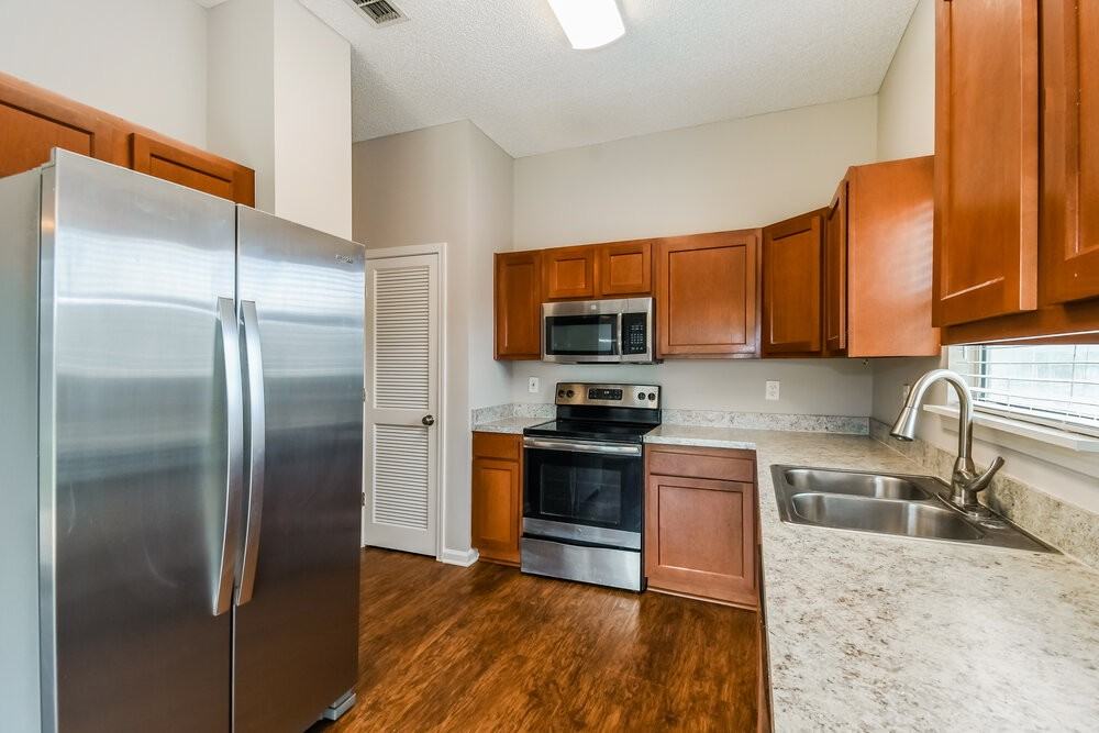 12279 Sondra Cove Trl N - Photo 7 of 16
