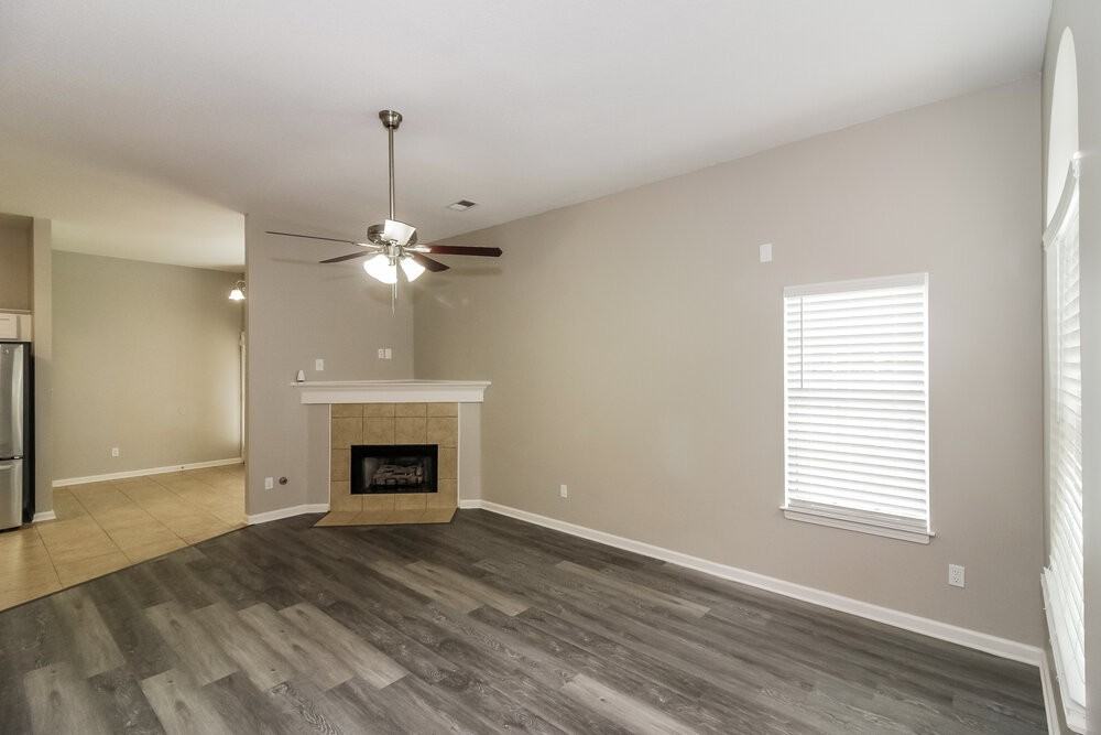 8280 Dexter Ridge Cv E - Photo 5 of 16