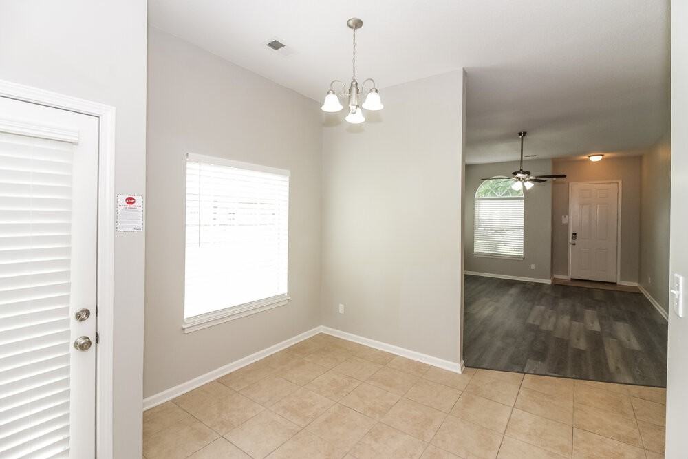 8280 Dexter Ridge Cv E - Photo 6 of 16