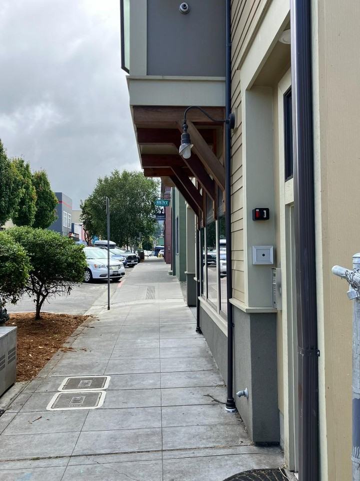 865 9th St - Photo 2 of 5