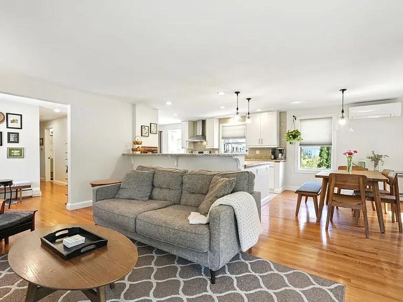 7 Ballard St - Photo 3 of 17