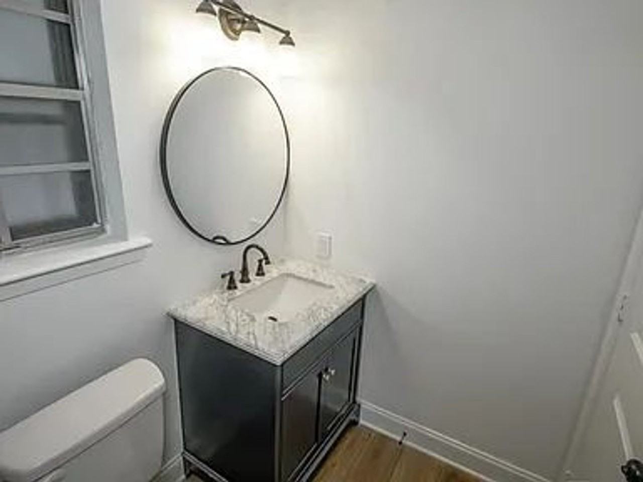 1128 E Grace St - Photo 3 of 10