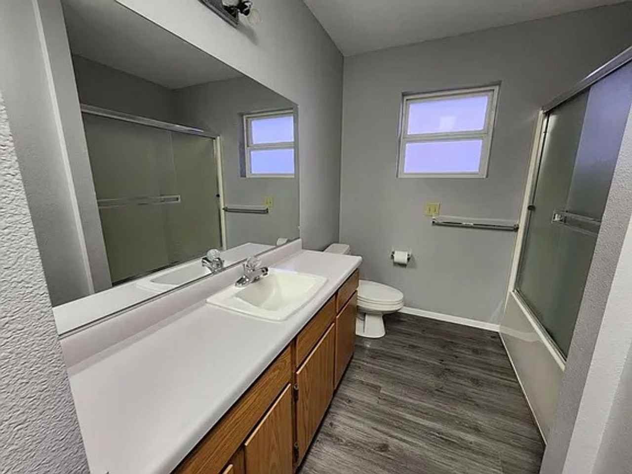 690 S First St - Photo 3 of 6