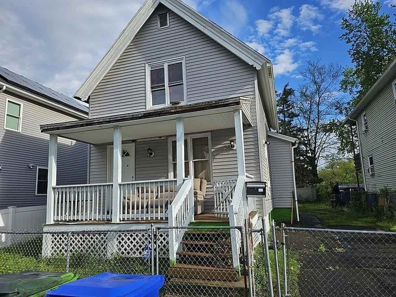 241 Tyler St - Photo 3 of 3