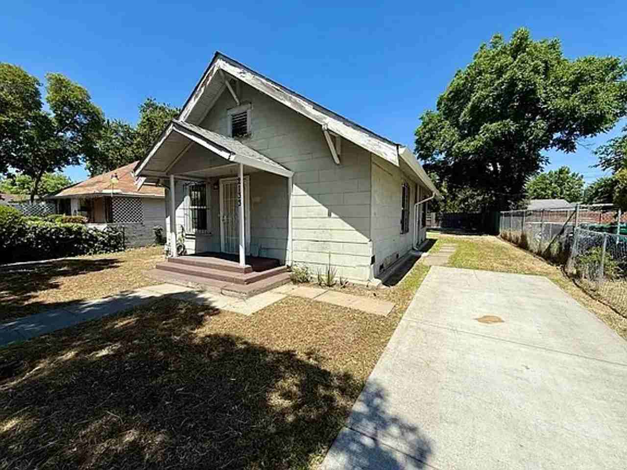 2133 E Marsh St - Photo 2 of 14