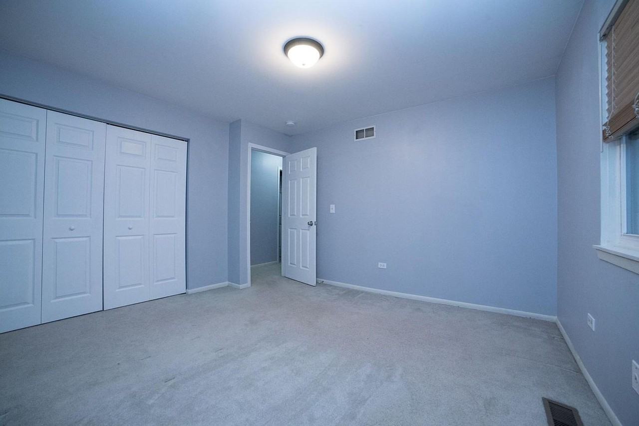 2213 Pontiac Cir - Photo 2 of 17