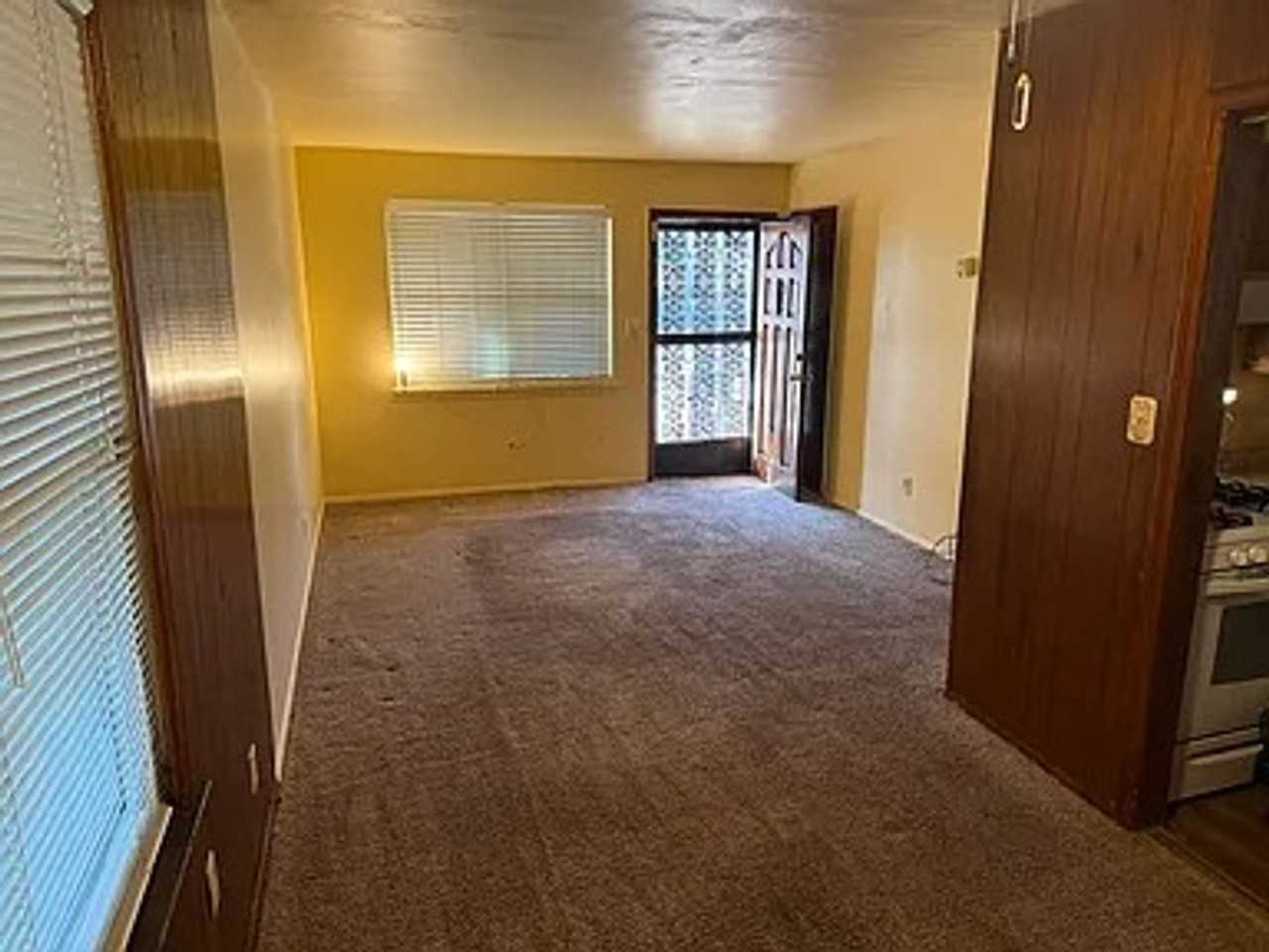 2508 Perry Rd - Photo 3 of 11