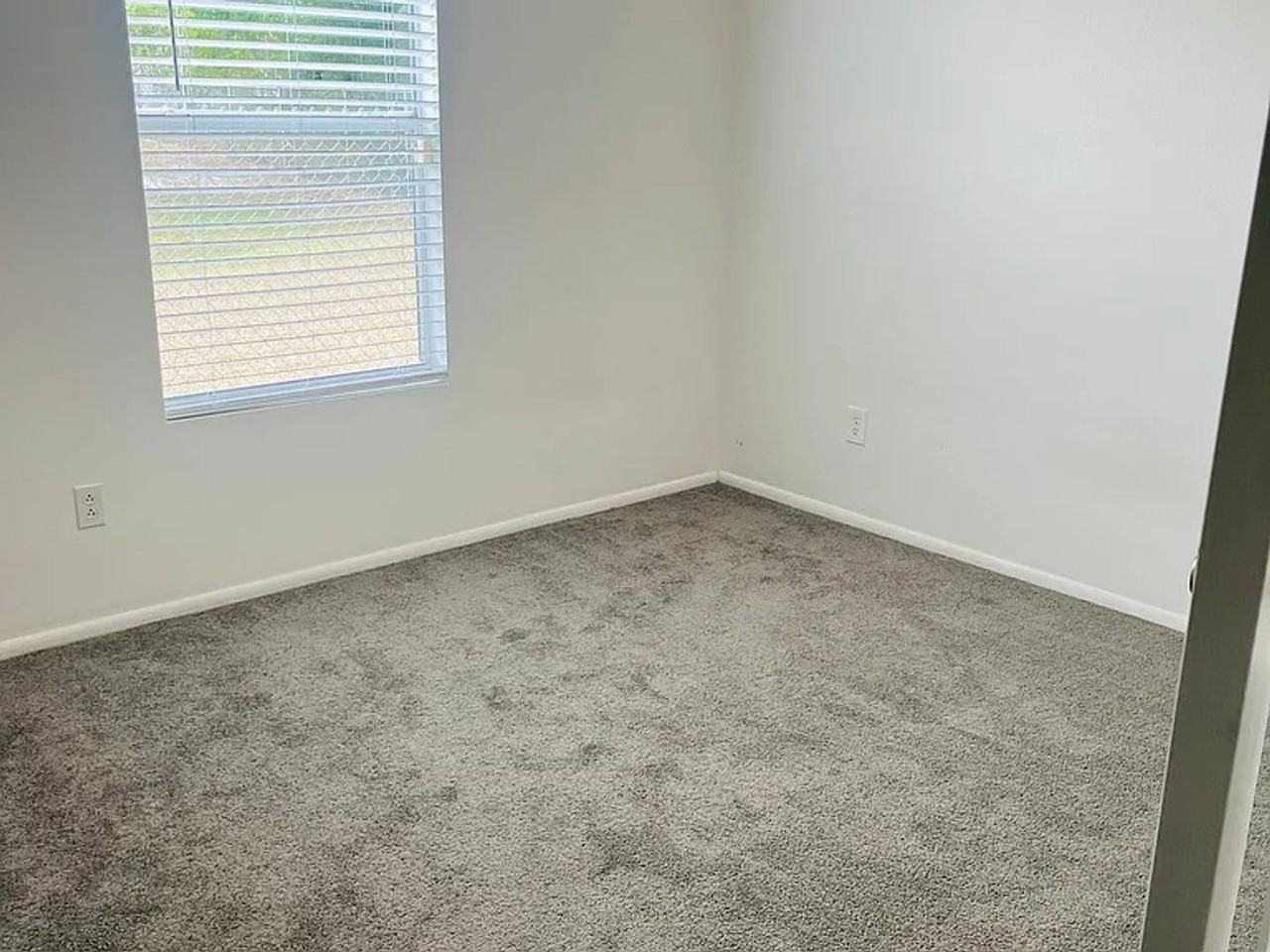 10569 Glassborough Dr - Photo 2 of 16