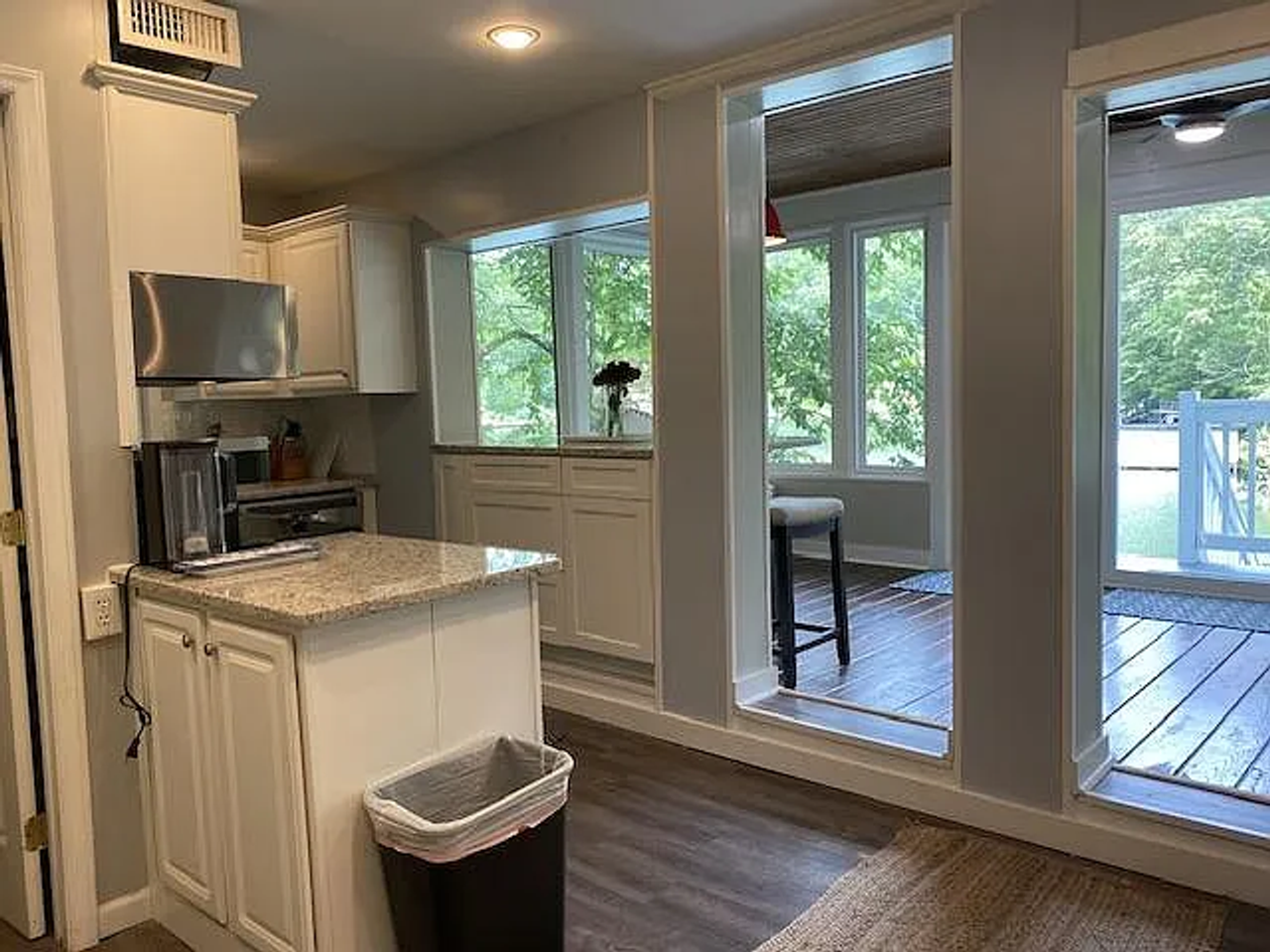 411 Tryon Bay Cir - Photo 3 of 10