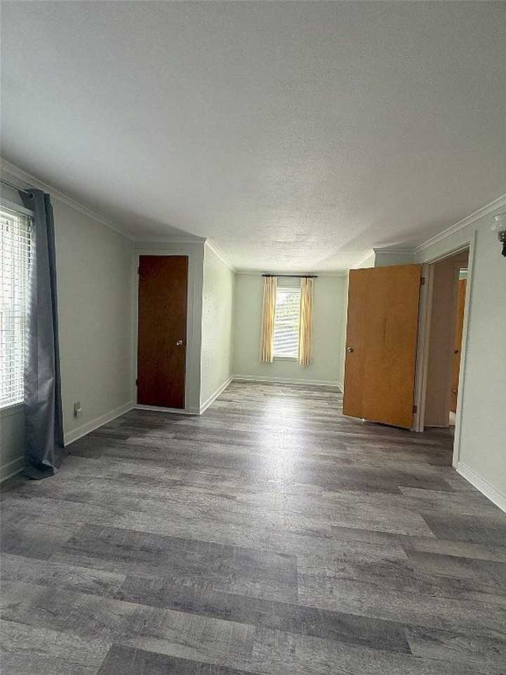 608 Delano Ave - Photo 3 of 25