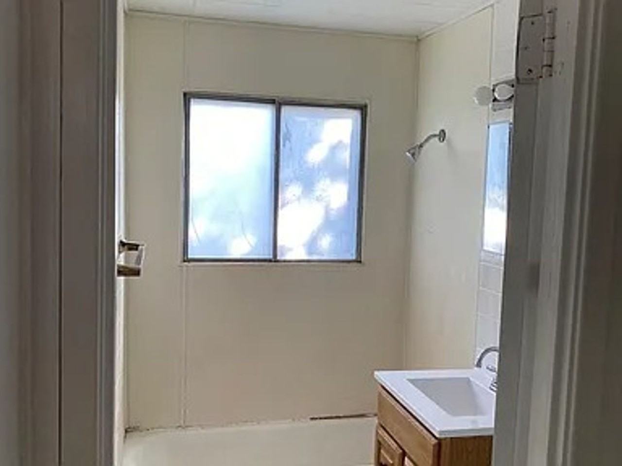 108 Hook Rd - Photo 3 of 15