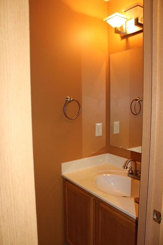 9120 Tahoma St - Photo 3 of 19