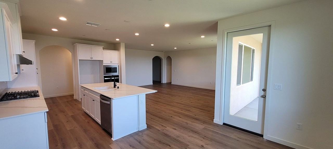 12403 Madelyn Dr - Photo 2 of 17