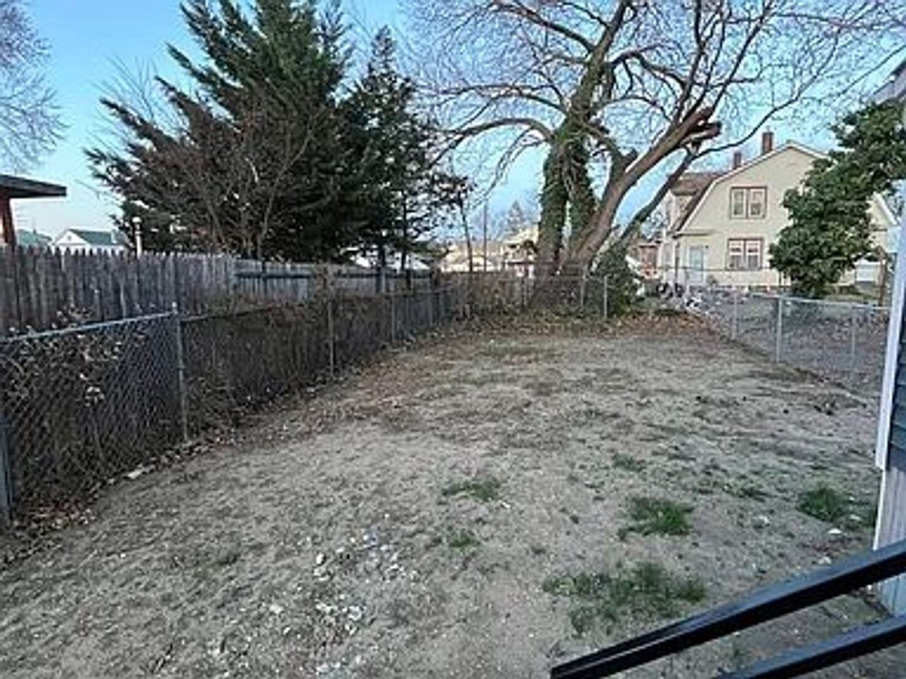 143 Mc Corkell Ave - Photo 2 of 10