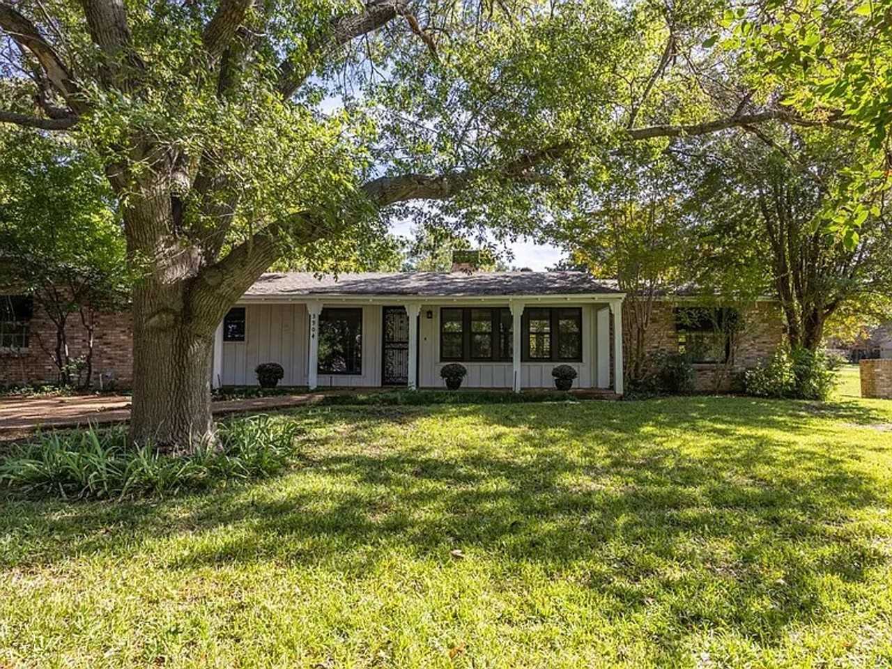 3904 Westcliff Rd S - Photo 2 of 12