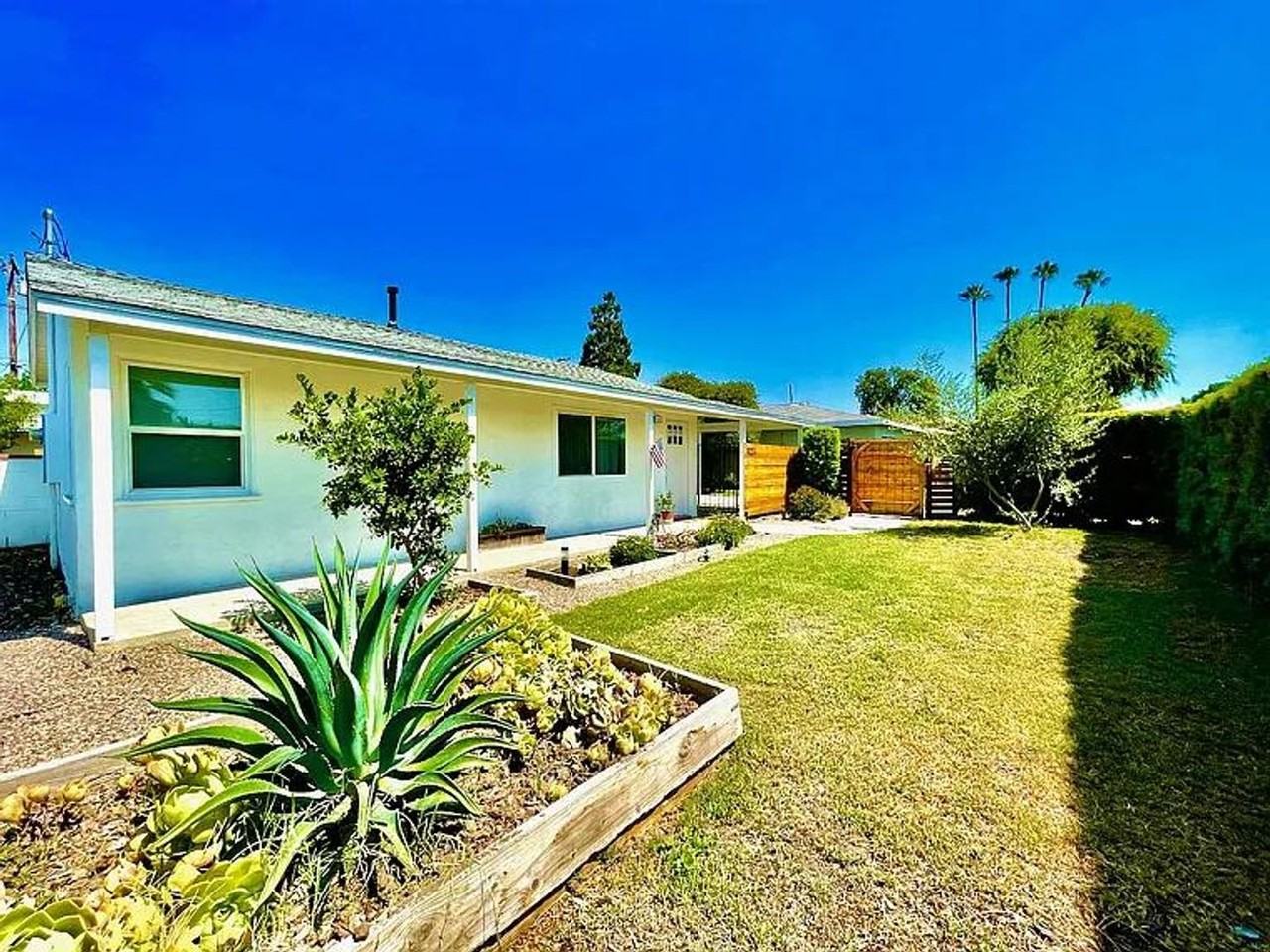 9221 Laurel Ave - Photo 2 of 15