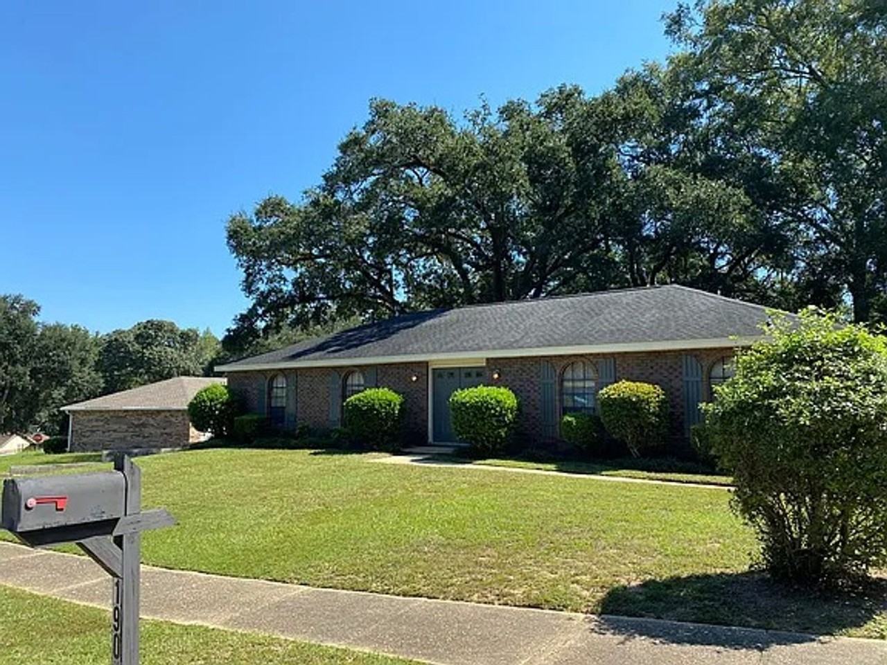 1905 Woodgate Rd - Photo 2 of 21