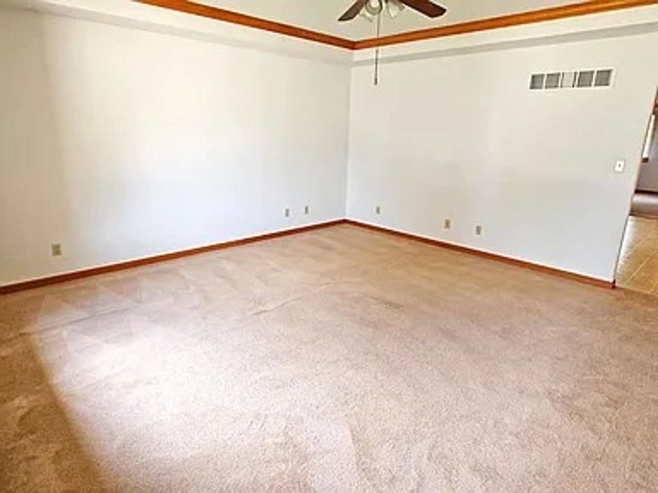 1600 Schubert Dr - Photo 2 of 12