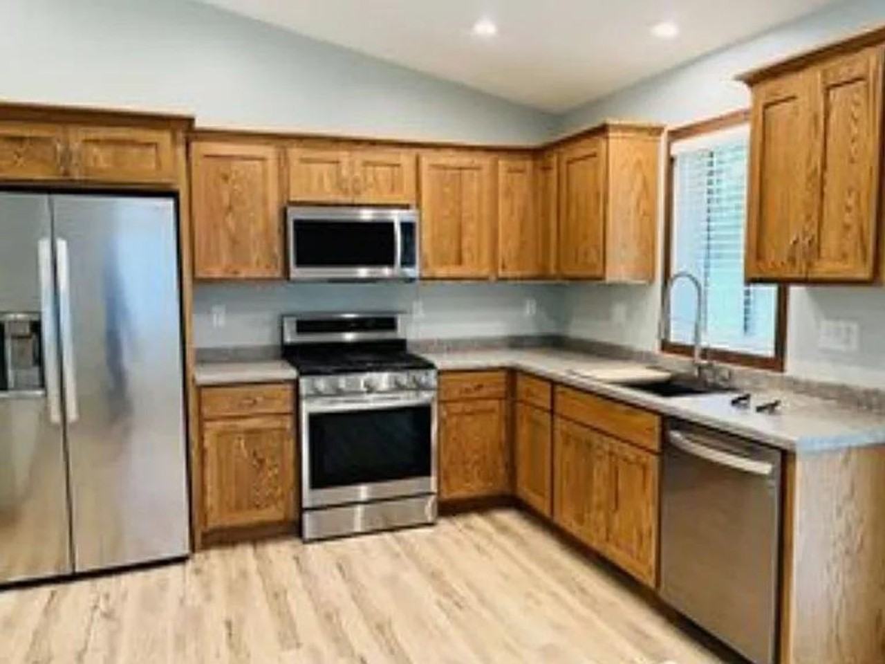 616 3rd St Sw - Photo 2 of 5