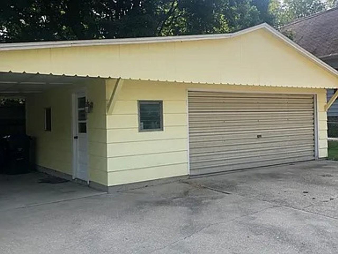 901 E Emerson St - Photo 2 of 13