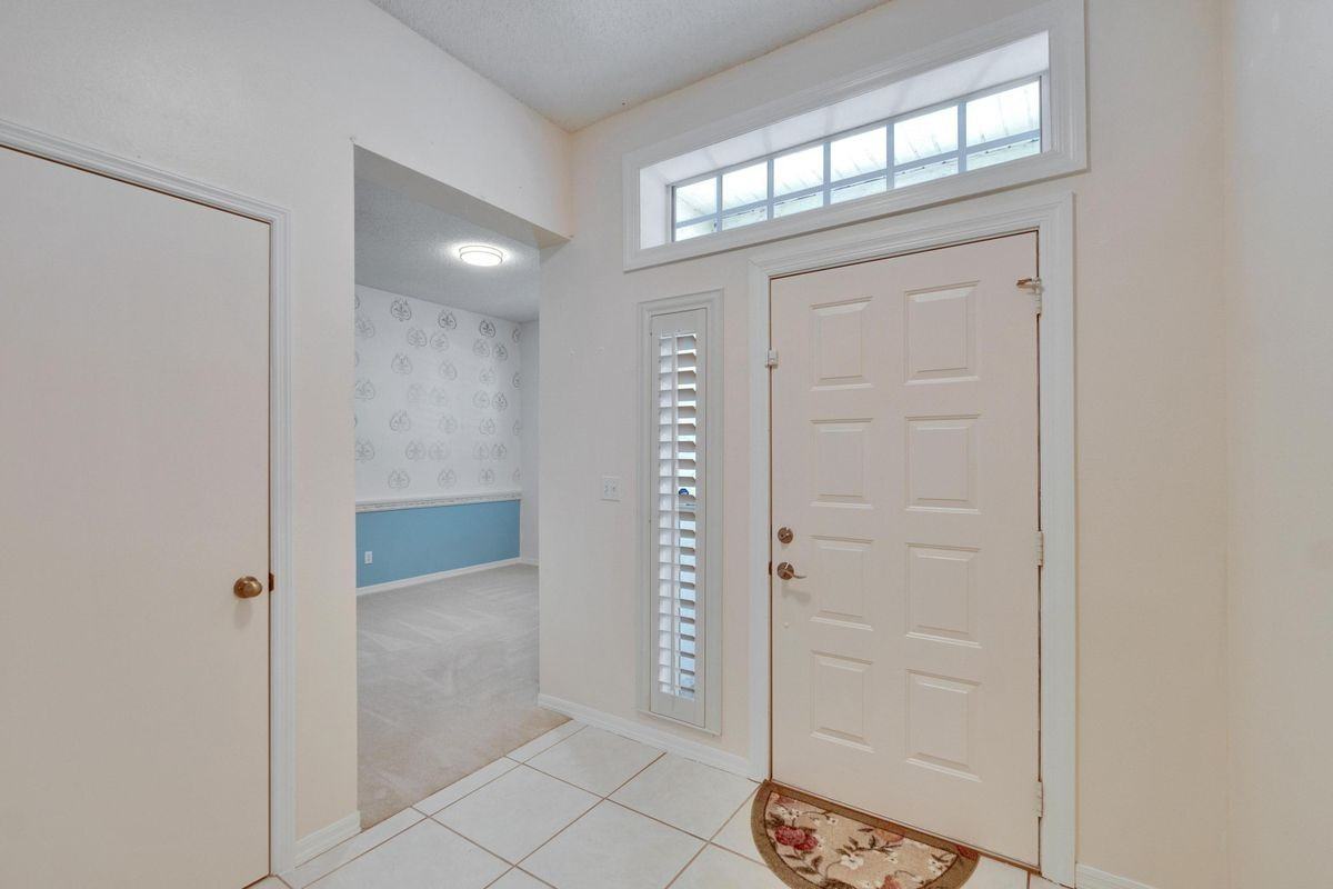 1034 Mcdaniel St - Photo 3 of 20