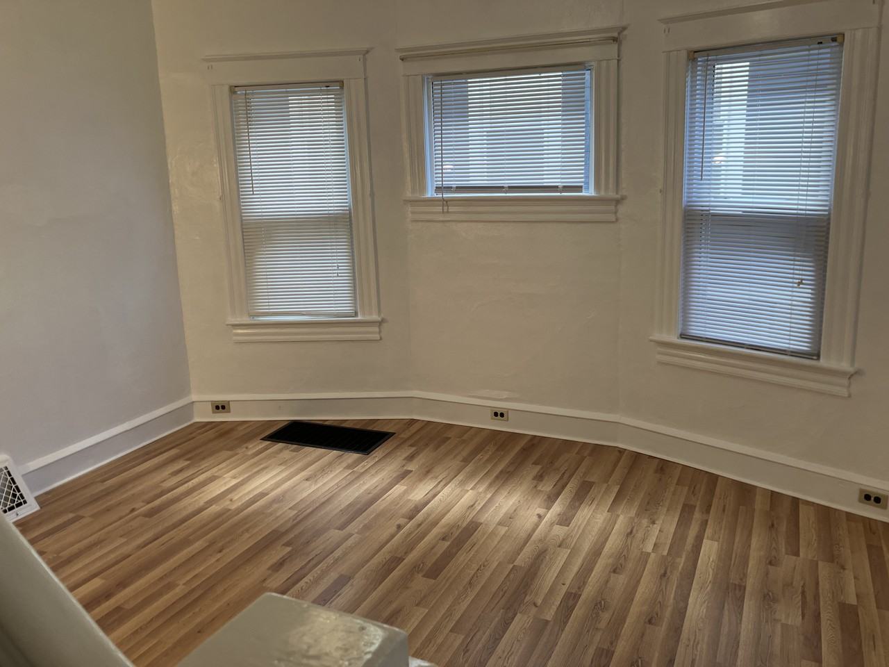 807 Grandview Street - Photo 7 of 30