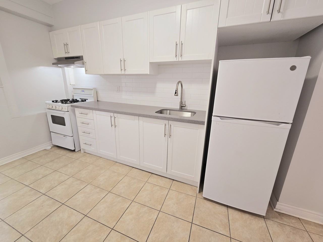236 Sterling Road #Main - Photo 6 of 18