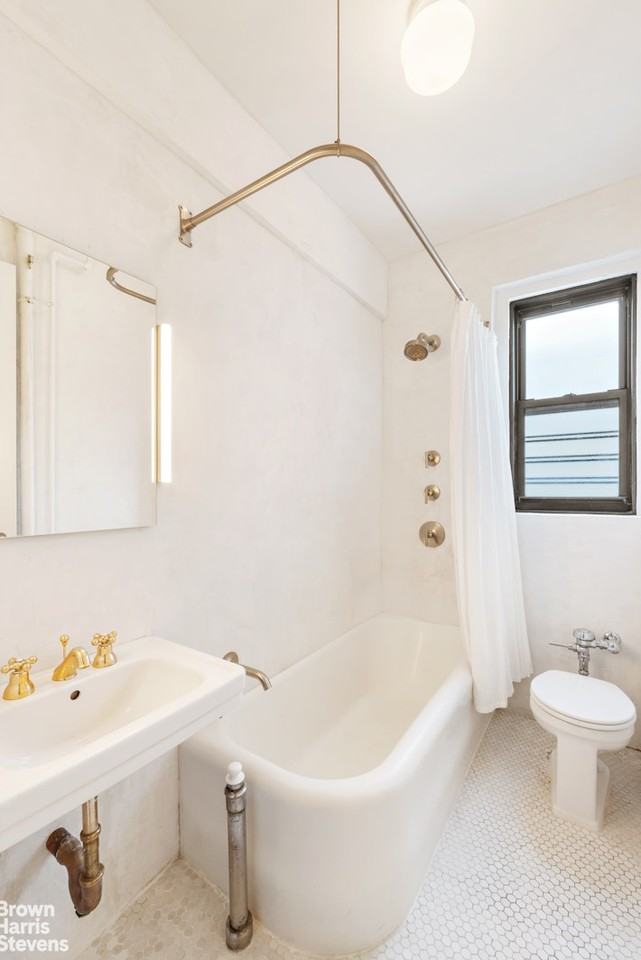 172 E 4th St #12I - Photo 5 of 11